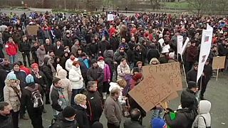 Slovenia: Workers demonstrate over double taxation