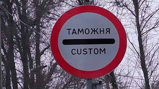 Tráfico, caos y desconcierto en la frontera entre Ucrania y Crimea