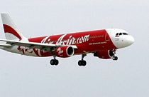 Desaparece un avión de Airasia con 162 personas a bordo