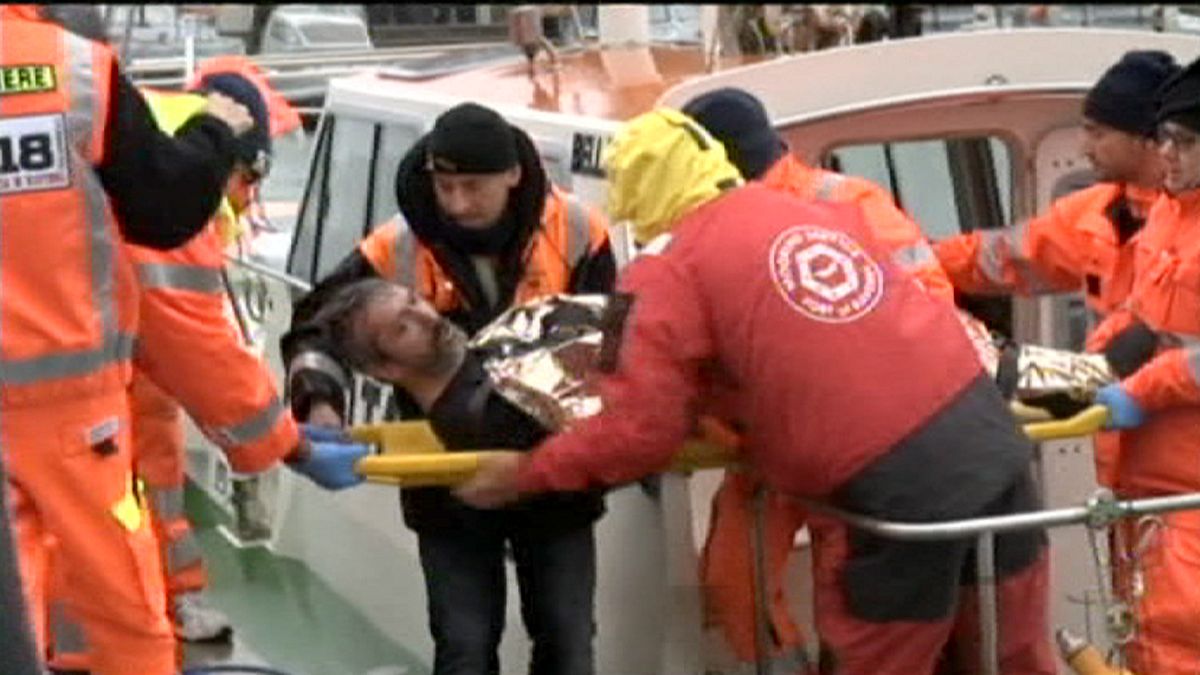 Dos muertos y 4 desaparecidos tras el choque de dos barcos en Rávena, Italia