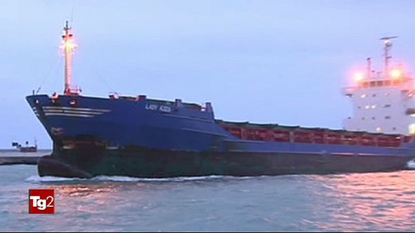 Dos muertos y 4 desaparecidos tras el choque de dos barcos en Rávena Dos muertos y 4 desaparecidos tras el choque de dos barcos en Rávena