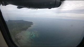 Avistado humo en una isla de Java durante la búsqueda del avión desaparecido de Air Asia