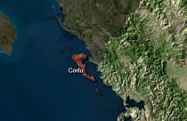 Судно с нелегальными мигрантами подало сигнал бедствия у берегов Корфу