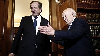 Grecia si prepara al voto anticipato, Samaras: ''Si gioca la permanenza in Europa''