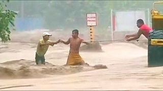 Pluies diluviennes aux Philippines et en Malaisie