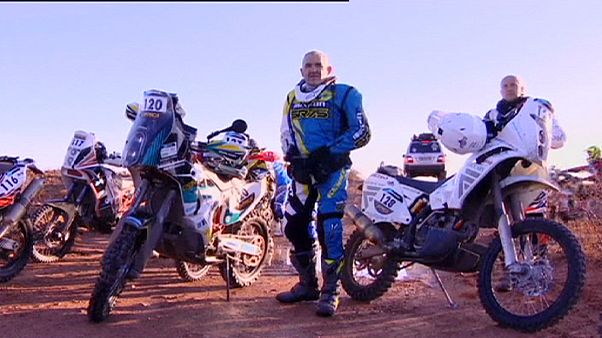 Ξεκίνησε ο Africa Eco Race 2015 Ξεκίνησε ο Africa Eco Race 2015