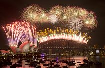 2015 welcomed with spectacular fireworks displays in Australia and New Zealand