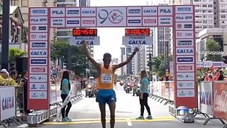 Zehntausende beim Silvesterrennen in São Paulo