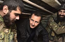 Katonákat látogatott meg a szíriai elnök