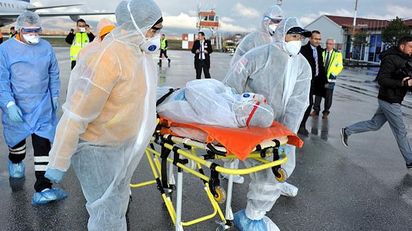 Zahl der Ebolafälle übersteigt jetzt zwanzigtausend Zahl der Ebolafälle übersteigt jetzt zwanzigtausend