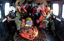 Air Asia: Mais de 20 corpos recuperados no Mar de Java