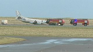 Schottische Insel: Wind fegt Flugzeug von der Piste