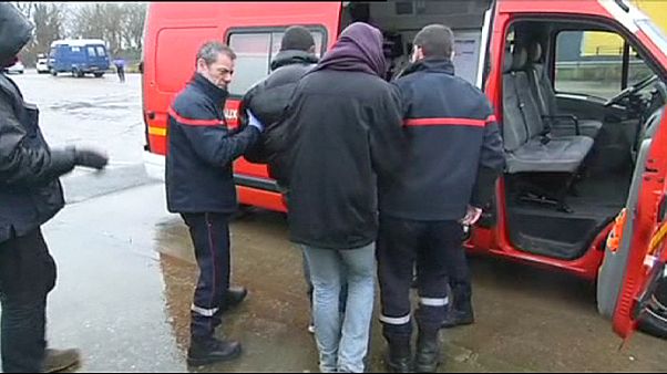 Menekültek csaptak össze az észak-francia Calais-ben Menekültek csaptak össze az észak-francia Calais-ben