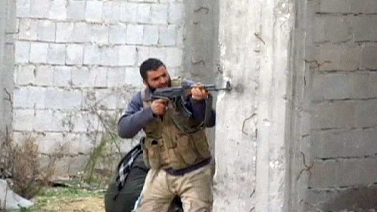 الأكراد يسيطرون على المربع الأمني في مدينة عين العرب السورية