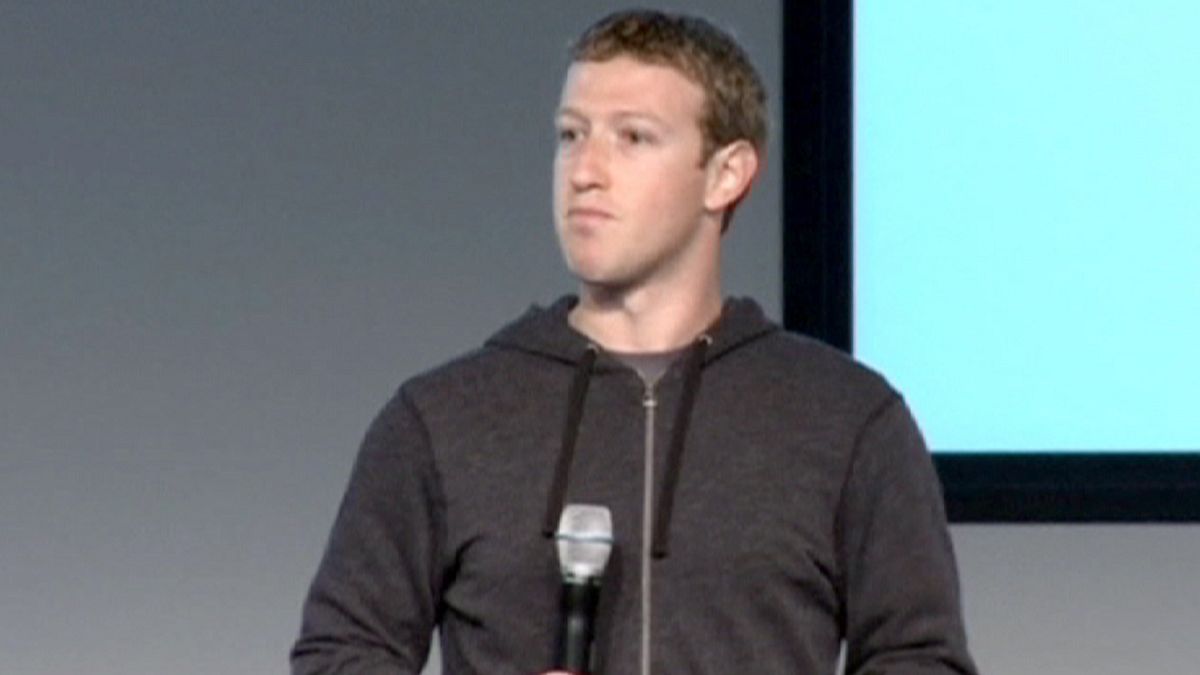 Facebook's Zuckerberg announces New Year's resolution - read books