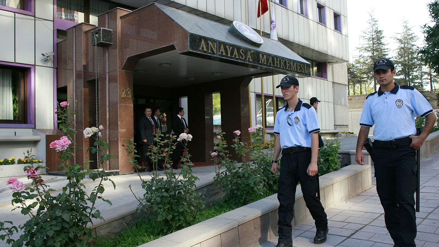 Anayasa Mahkemesi'nden tarihi karar: Seçim barajı değişmiyor