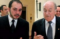 El príncipe Al Husein, aliado de Platini, tratará de arrebatar a Blatter la presidencia de la FIFA