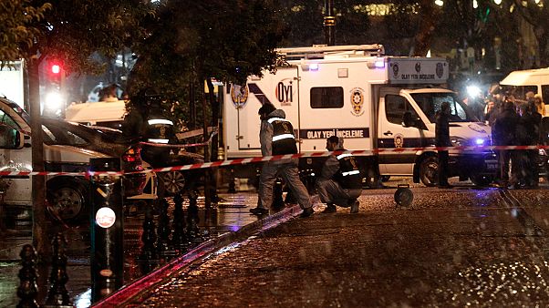 Istanbul : une femme kamikaze tue un policier Istanbul : une femme kamikaze tue un policier