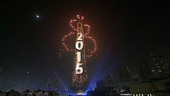 Dubai welcomes 2015 with record-breaking show