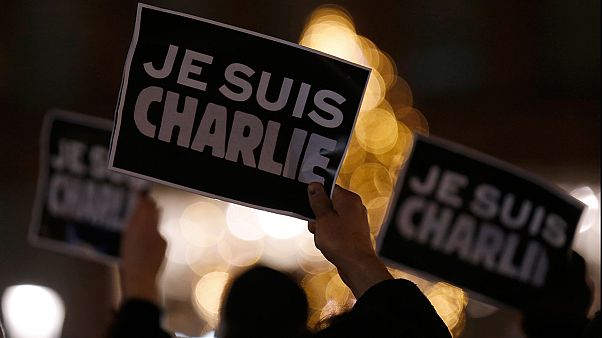 هجوم دموي على المجلة الساخرة "شارلي إيبدو" في باريس والعالم يندد هجوم دموي على المجلة الساخرة "شارلي إيبدو" في باريس والعالم يندد