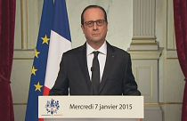 La strage a Charlie Hebdo, Hollande fa appello all'unità dei francesi contro il terrorismo. Domani lutto nazionale