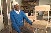 Cucula-Designermöbel aus Wrackteilen: Migranten bauen Stühle mit Vergangenheit