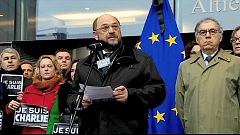 AP'den Paris için saygı duruşu