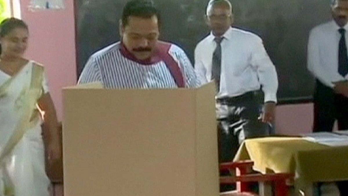 Sri Lankan President Rajapaksa concedes defeat