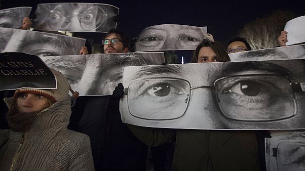 Σοκ και δέος από το μακελειό στο Charlie Hebdo Σοκ και δέος από το μακελειό στο Charlie Hebdo