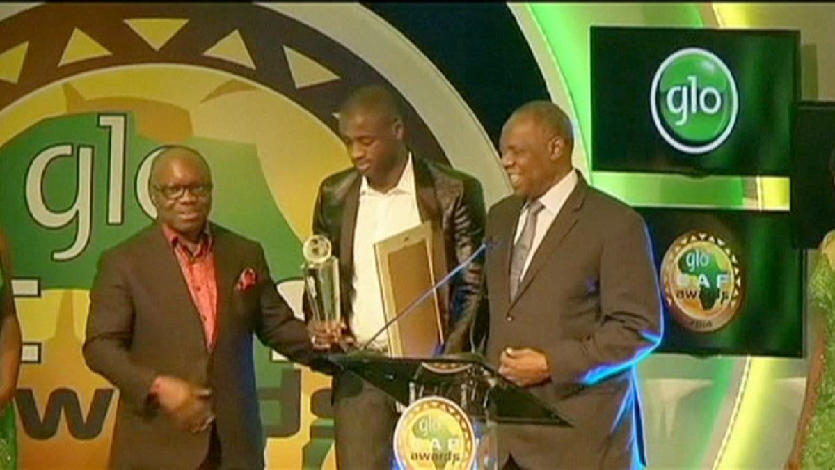 يايا توري يتوج بجائزة احسن لاعب إفريقي