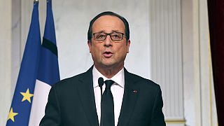 هولاند: "فرنسا تواجه التهديدات، ادعوكم للحذر والوحدة"