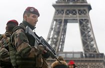 همبستگی مردم و دولت آمریکا با فرانسه در مبارزه با تروریسم