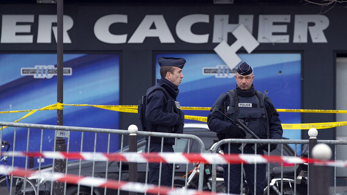 فرانسه در شوک گروگانگیری و حملات تروریستی اخیر