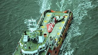 AirAsia-Blackbox einige Kilometer vom Heck entfernt geortet