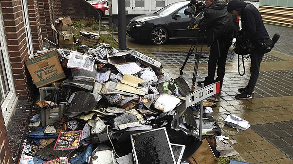 Germania: attacco incendiario a giornale che aveva ripubblicato vignette Germania: attacco incendiario a giornale che aveva ripubblicato vignette