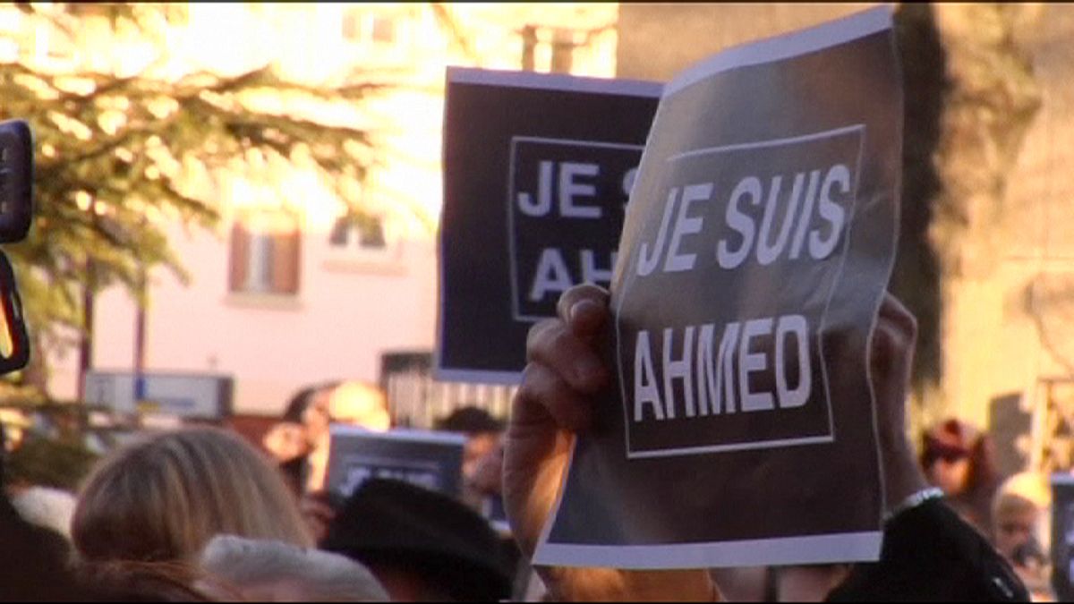 Γαλλία: Θλίψη για τον μουσουλμάνο αστυνομικό που εκτελέστηκε έξω από το Charlie Hebdo