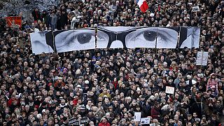 Charlie Hebdo: marcia per l'unità nazionale a Parigi, numeri record