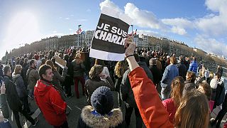 Charlie Hebdo: em Lyon, um quarto da população saiu à rua