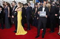 "Je suis Charlie" anche ai Golden Globe. L'omaggio di Clooney e gli altri