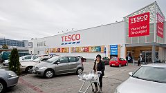 Üzletbezárással válaszol a Tesco az élelmiszerlánc-felügyeleti díjra