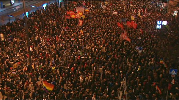 Erneut höhere Beteiligung bei Dresdner "Pegida"-Kundgebung Erneut höhere Beteiligung bei Dresdner "Pegida"-Kundgebung