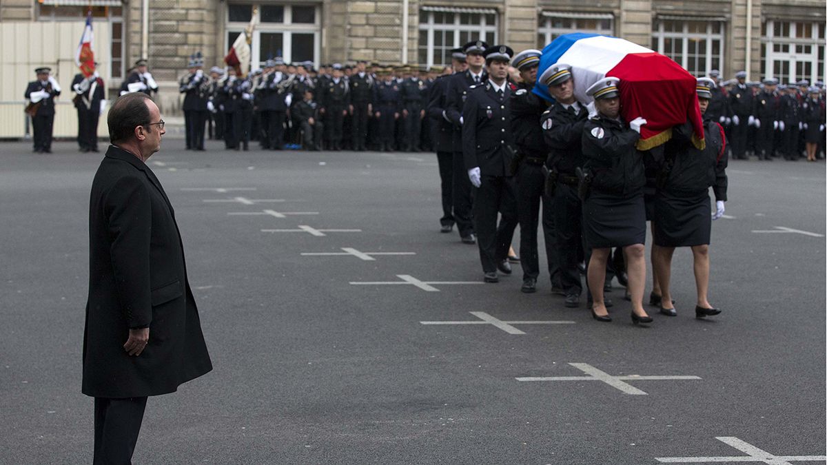 France : hommage aux policiers tombés sous les balles terroristes