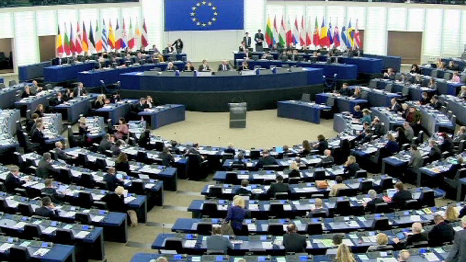 Έξοδο της Γαλλίας από τη ζώνη Σένγκεν ζητά η Μαρίν Λεπέν