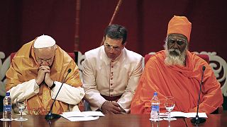 Papa Francis Sri Lanka'da: "Dini kötüye kullanmayın"
