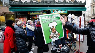 Agotado en toda Francia el número especial de "Charlie Hebdo"