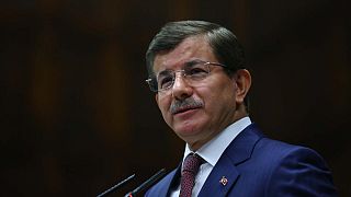 Davutoğlu: Netanjahu olyan, mint a párizsi terroristák