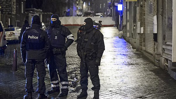Dos presuntos yihadistas mueren durante una operación antiterrorista en Bélgica Dos presuntos yihadistas mueren durante una operación antiterrorista en Bélgica