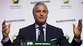 David Ginola regressa à ribalta para tentar mandar no futebol mundial