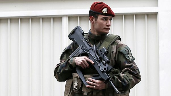 Γαλλία: Με απόλυτη μυστικότητα σε ανώνυμους τάφους οι Κουασί Γαλλία: Με απόλυτη μυστικότητα σε ανώνυμους τάφους οι Κουασί