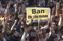 تجمع هزاران پاکستانی در اعتراض به نشریه شارلی ابدو